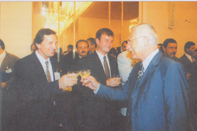 File:Handover hrobice.png