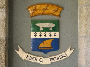 Coat of arms (crest) of Locmariaquer